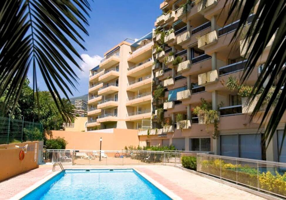 Appartement Dans Avec Piscine A 50m De La