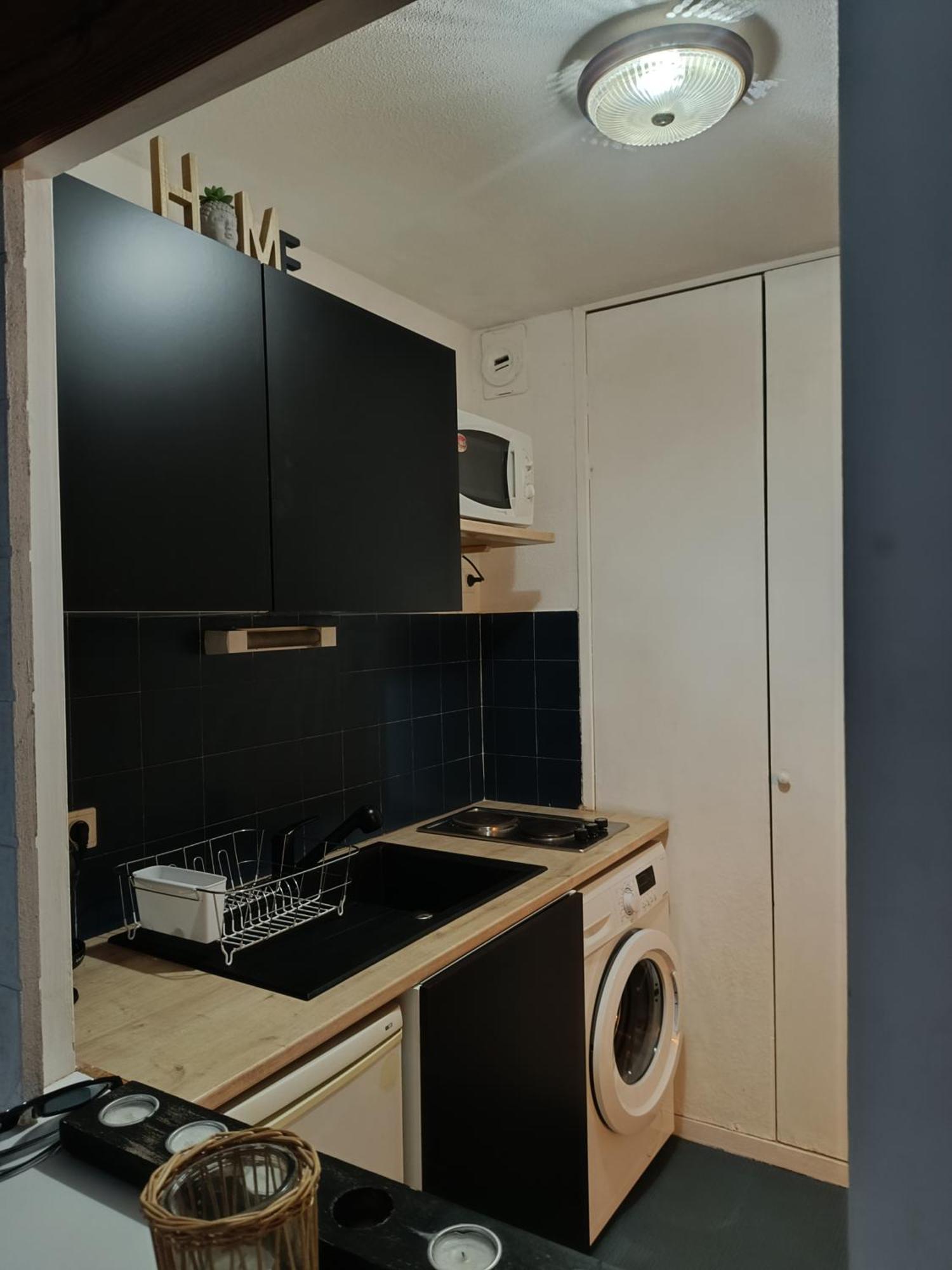 Appartement Dans Avec Piscine A 50m De La *